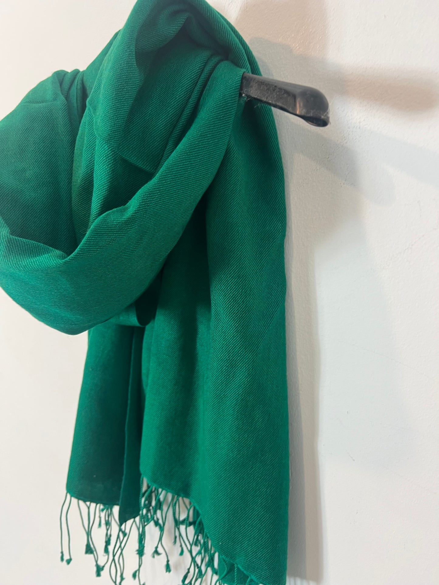 OTRAS. Bufanda verde cashmere