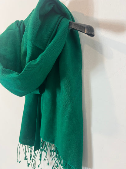 OTRAS. Bufanda verde cashmere