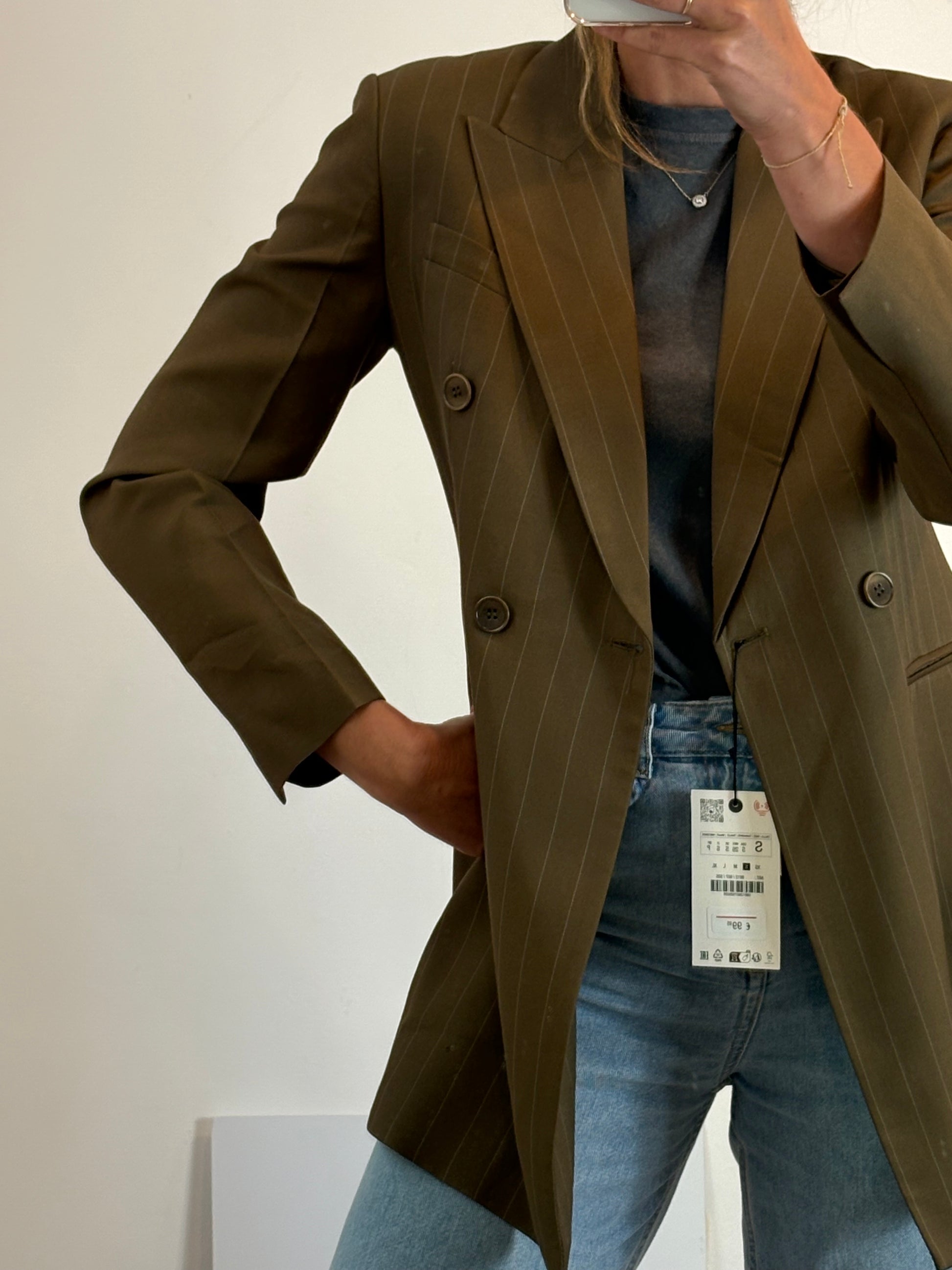 ZARA. Khaki striped blazer. TS Hibuy market ZARA. Khaki striped blazer. TS Hibuy market