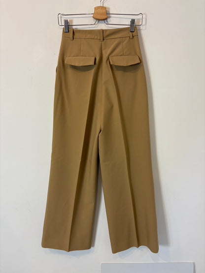 ZARA. Pantalón beige sastre. T XS