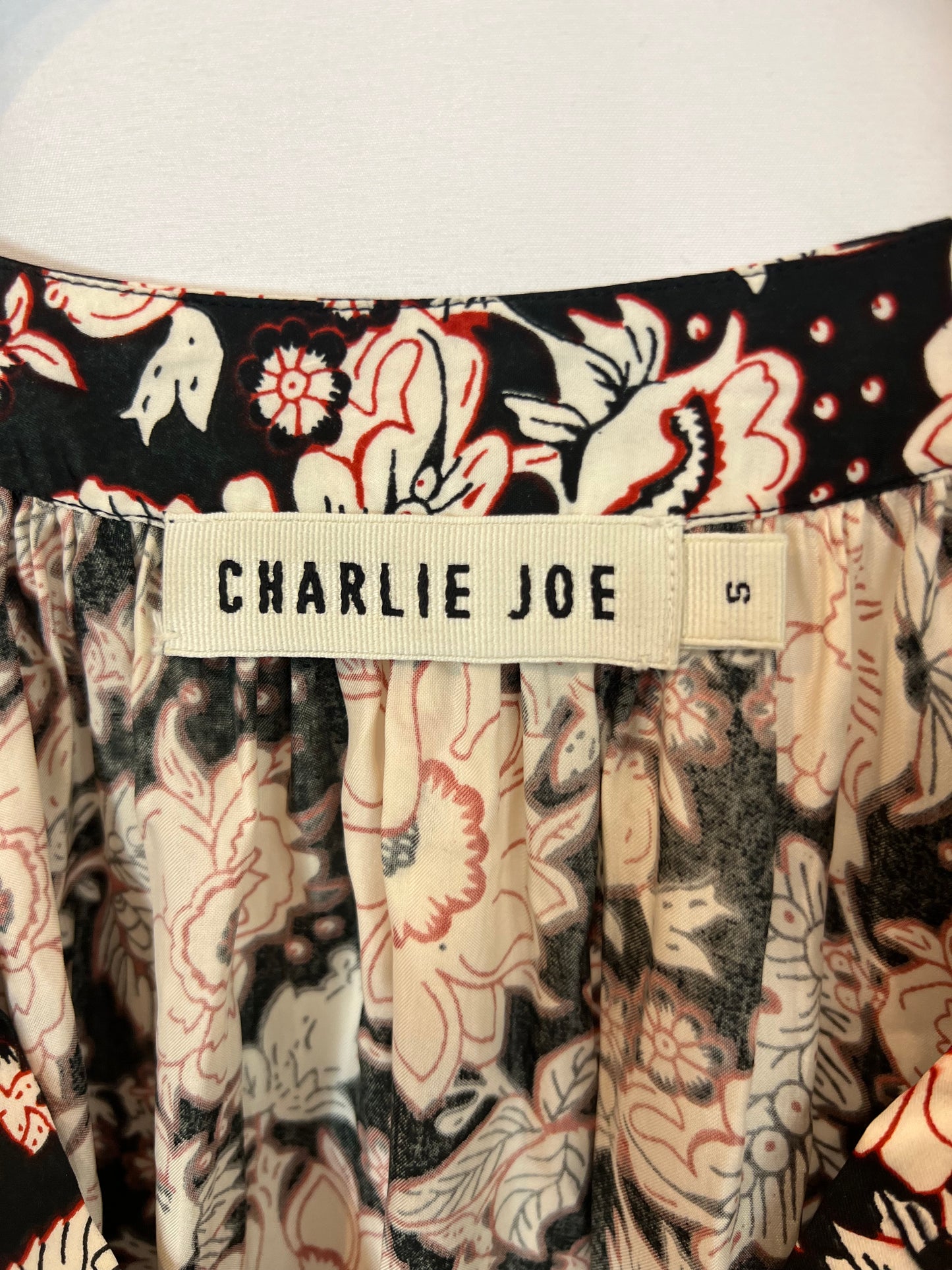 CHARLIE JOE. Asymmetrical print maxi dress. TS