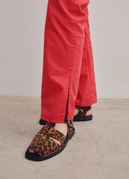 YNESUELVES. Sandalias animal print  fisherman