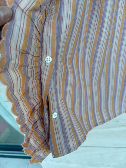 FEEKA. Blusa rayas y volante