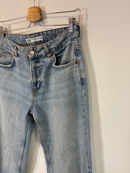 ZARA . Denim recto tiro medio