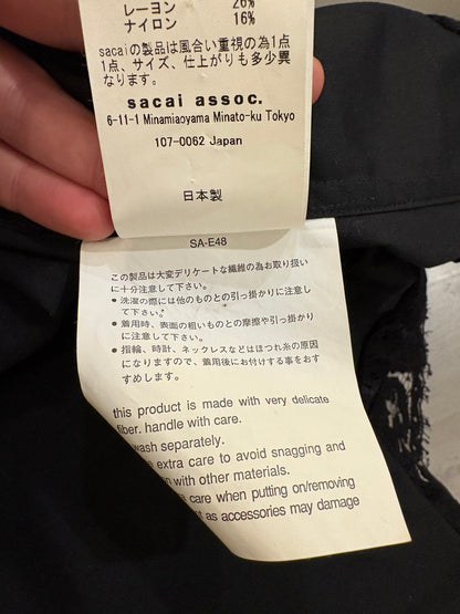 SACAI. Blusa negra detalle encajes. T 1 (S)