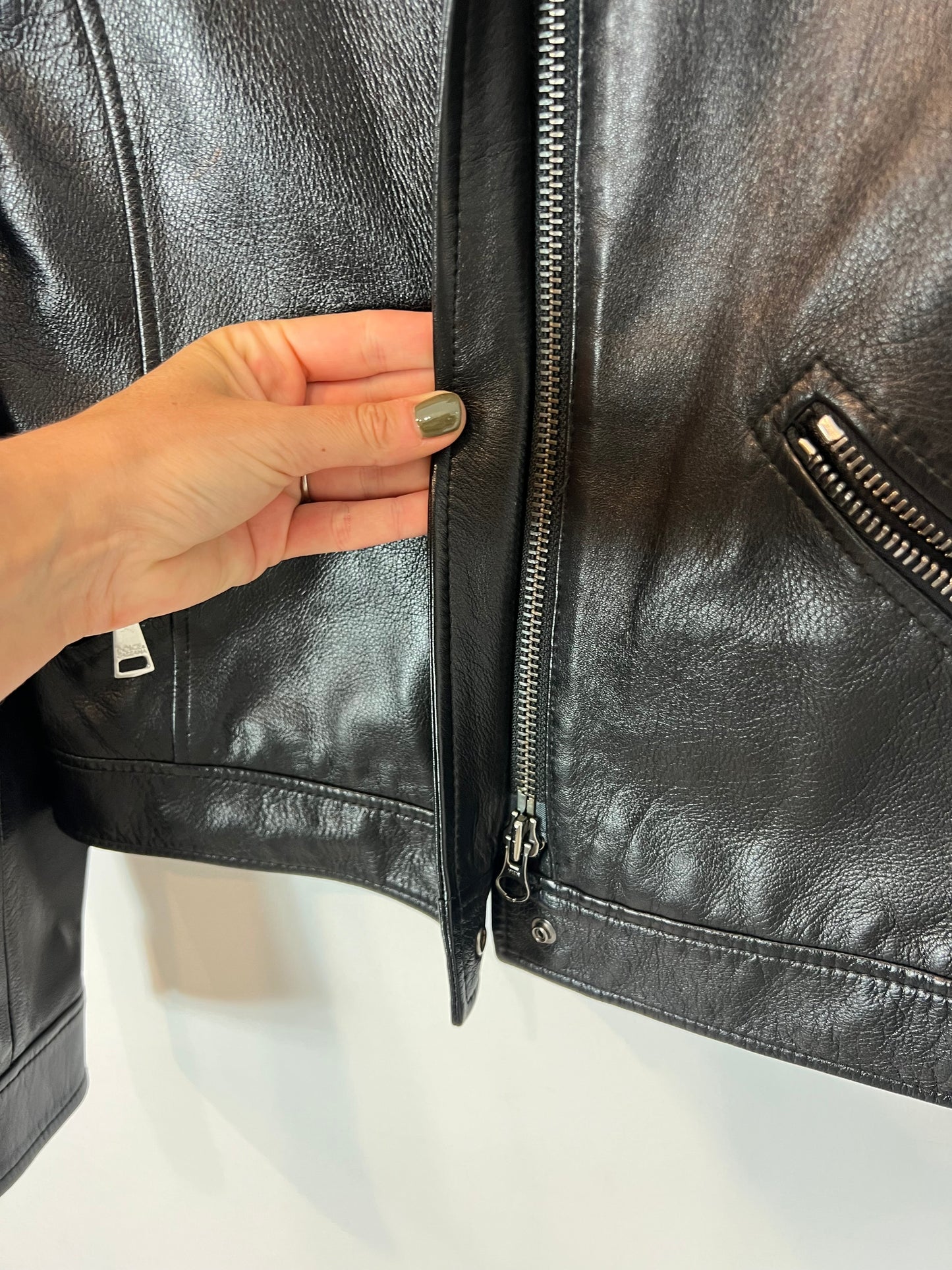 DOLCE & GABBANA. Chaqueta piel negra.. T 42 (38)