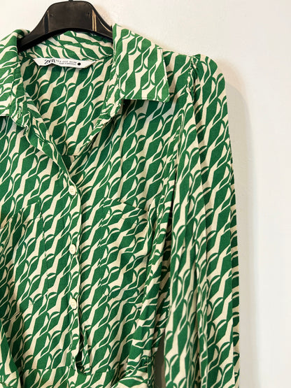 ZARA. Vestido estampado verde T.s