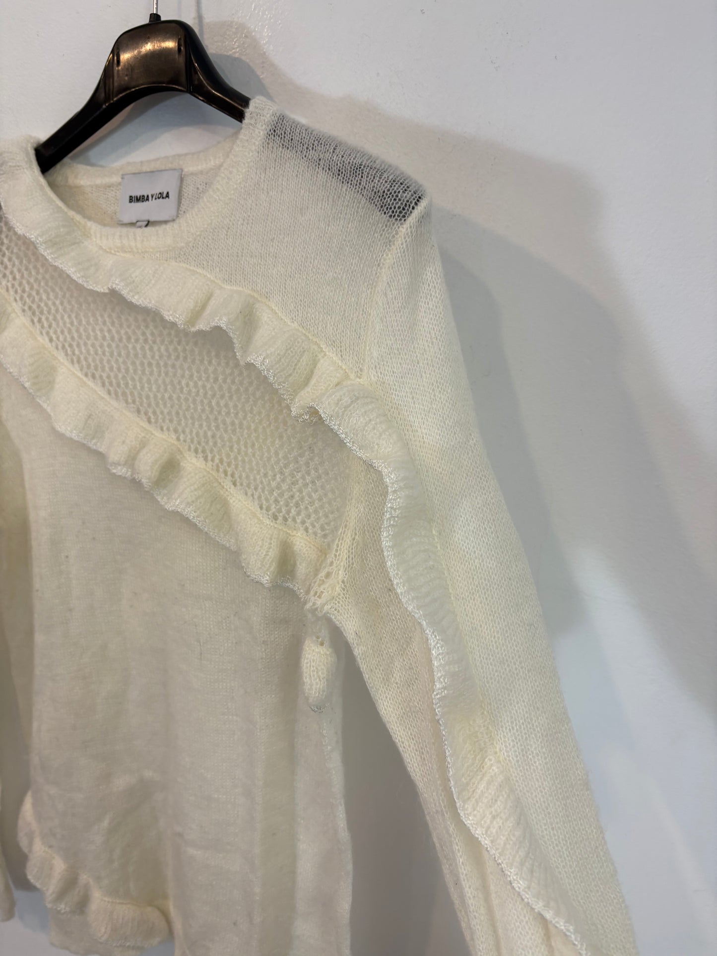 BIMBA Y LOLA. Ecru ruffled sweater. XS