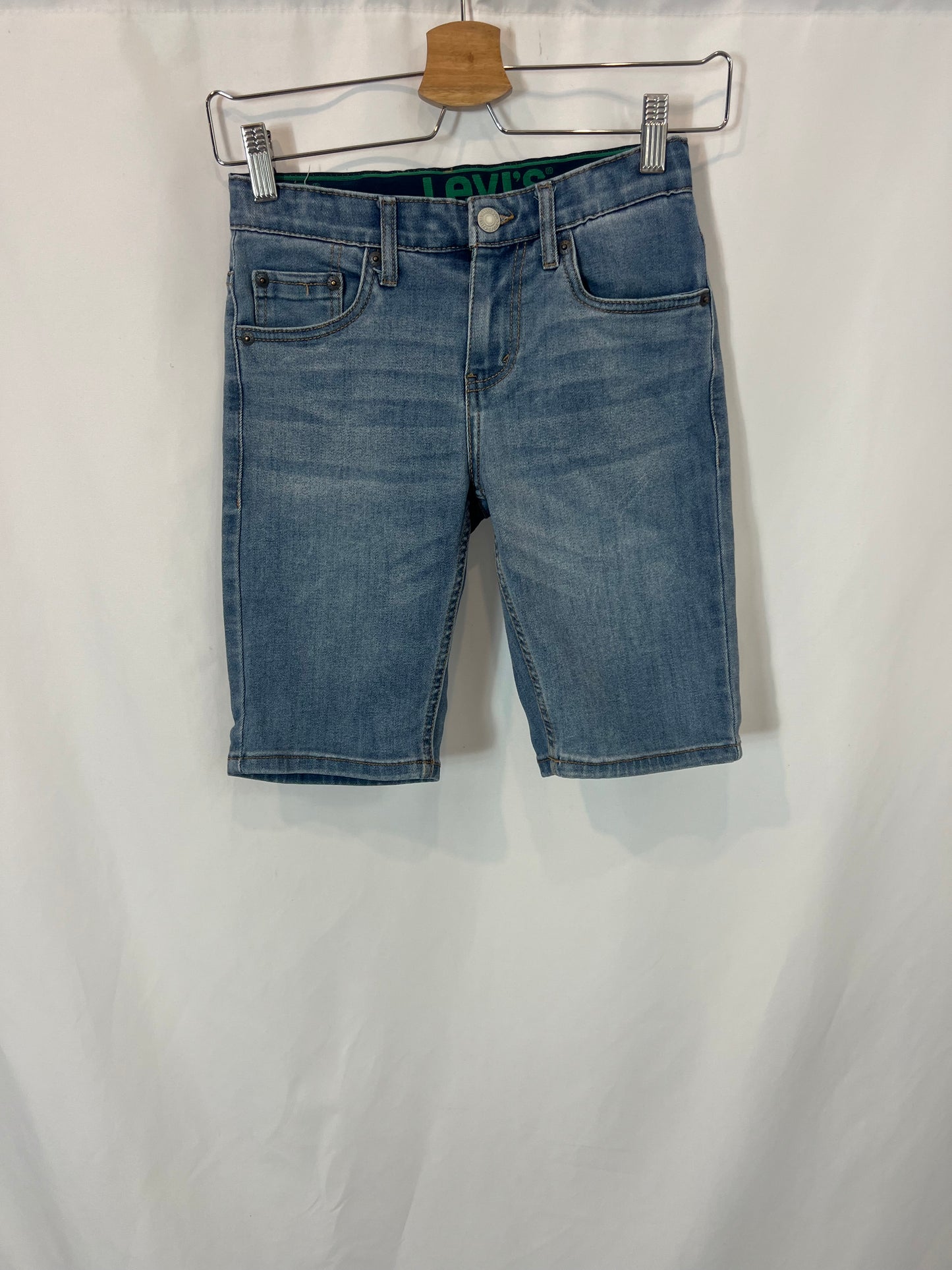 LEVI'S. Semi-elastic denim Bermuda shorts. 10 years