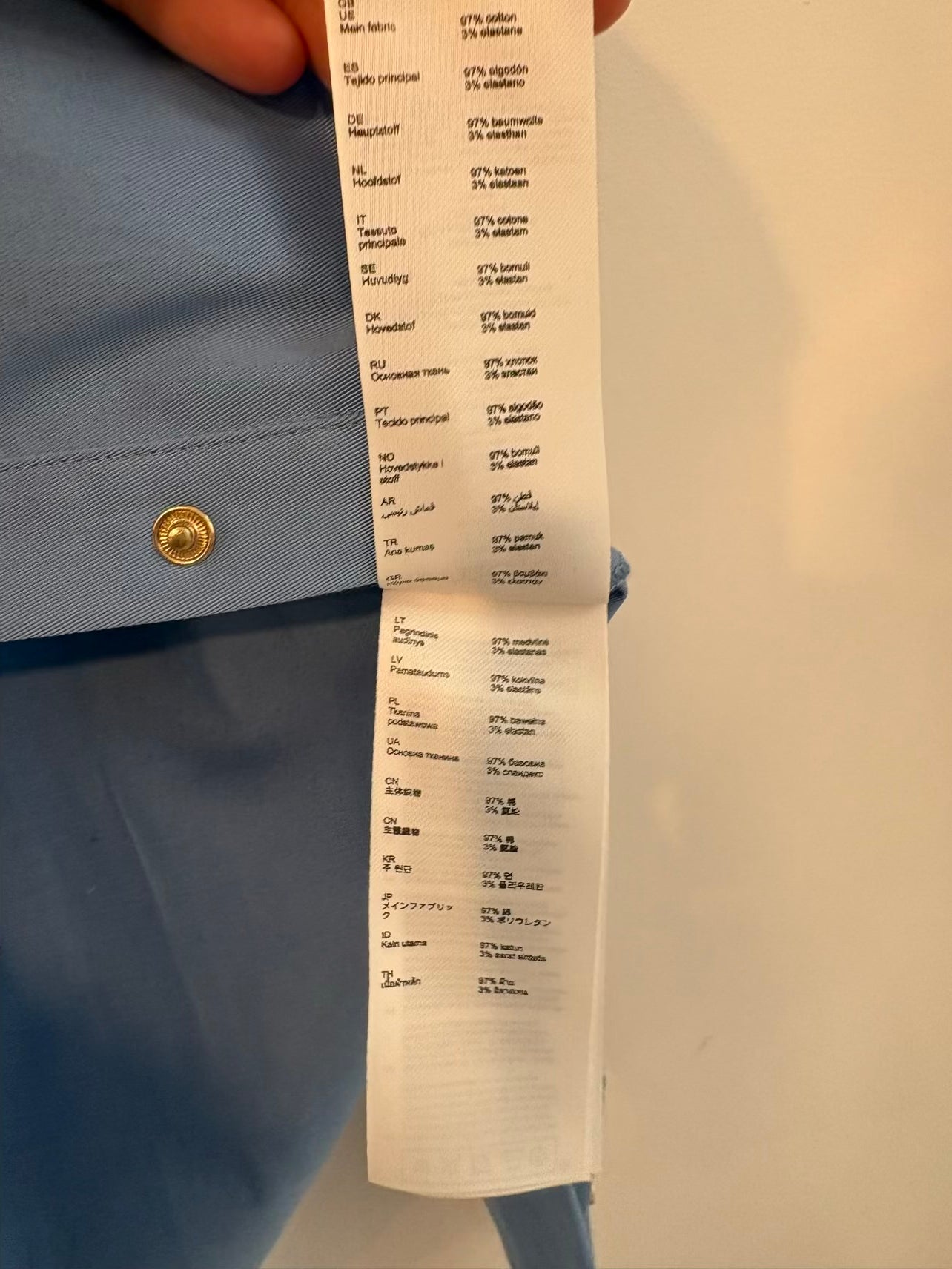 MAJE .Camisa azul claro asimétrica