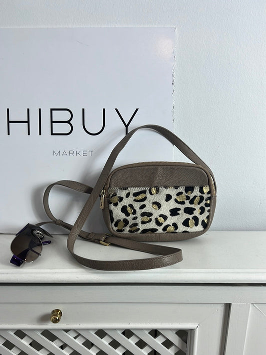 JONLES. Bolso piel top y animal print