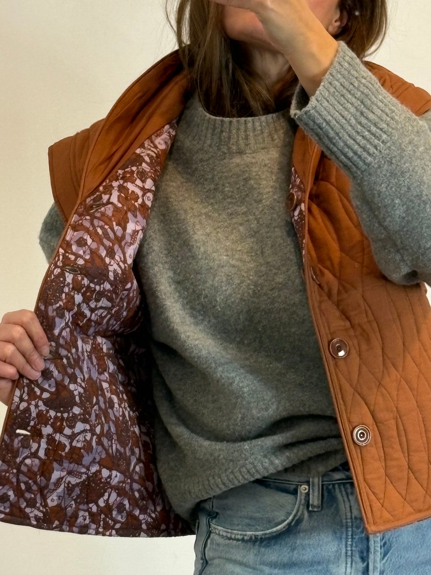 SESSÚN. Chaleco acolchado reversible