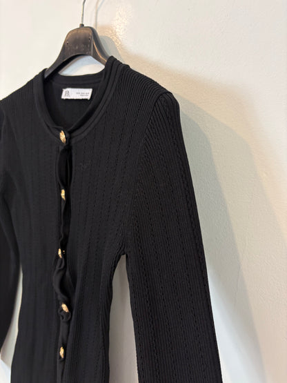 ZARA. Short stretch dress with gold buttons. TM