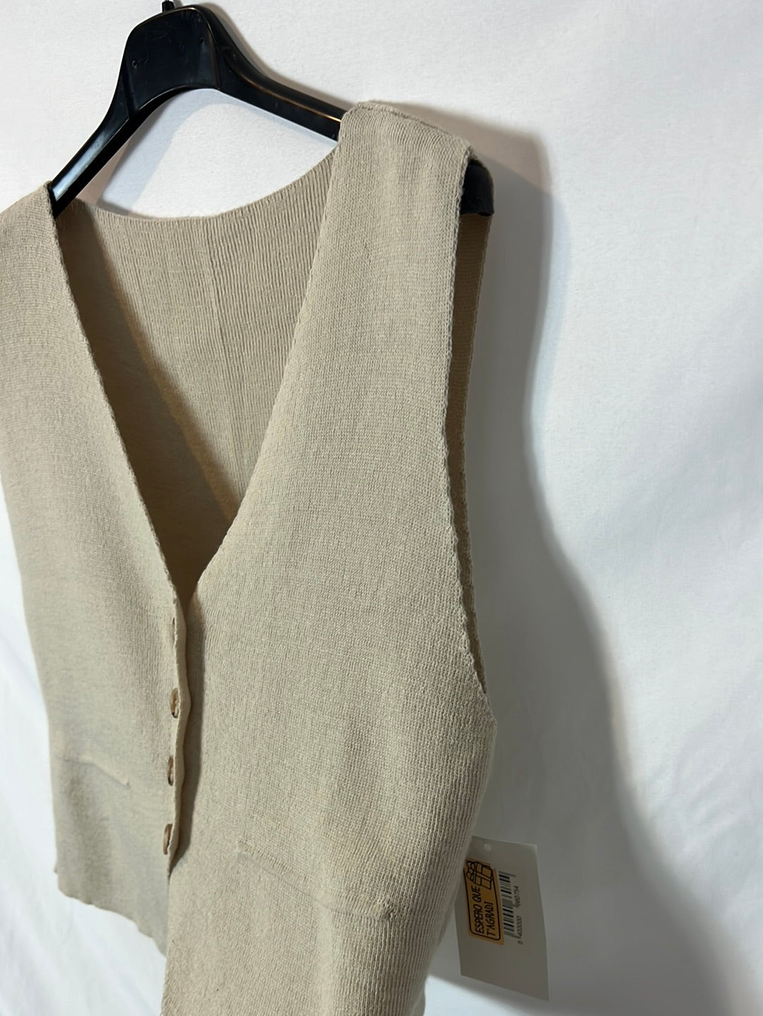 ARYA. Chaleco beige abotonado. T S