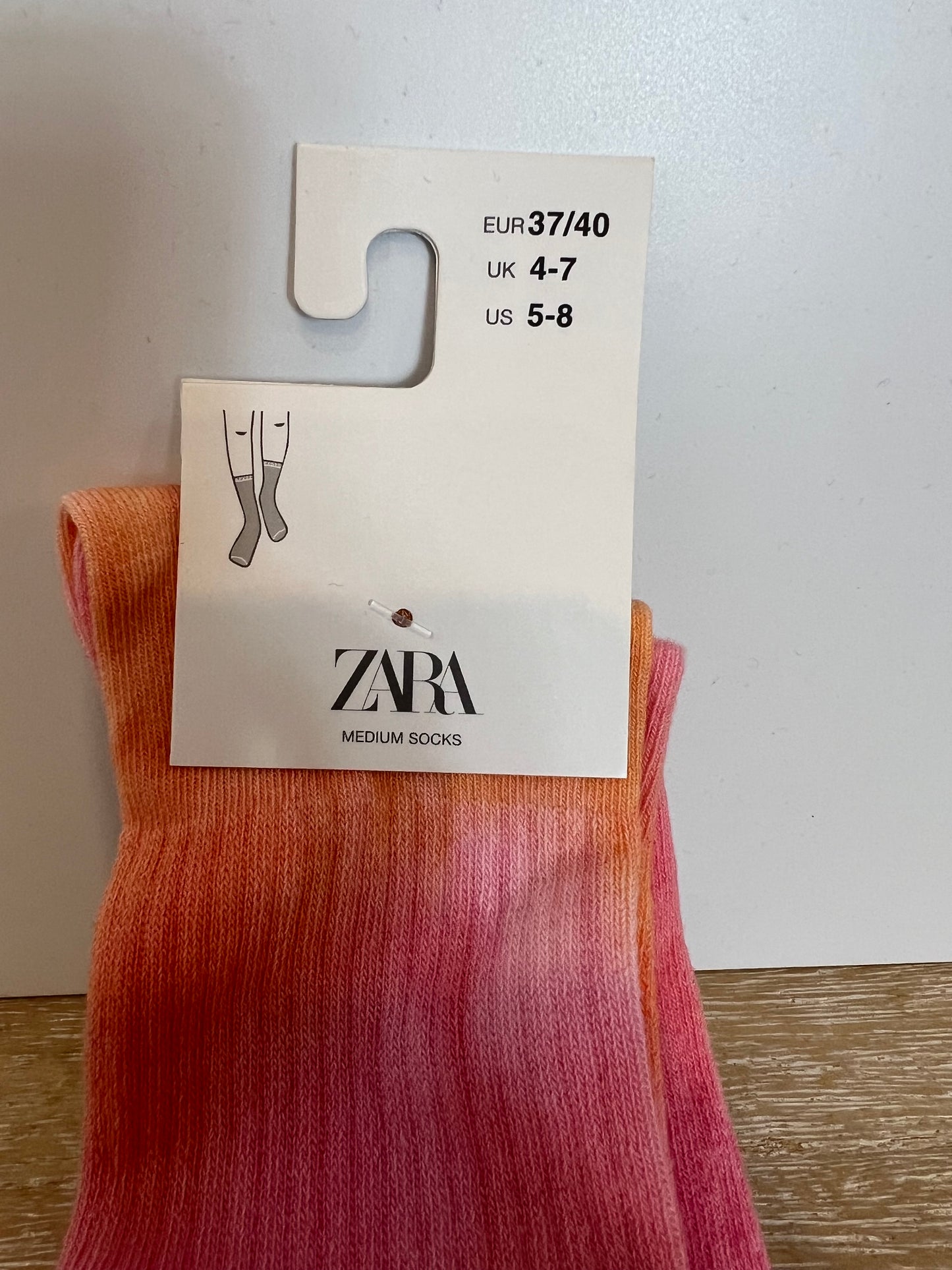 ZARA. Calcetines flúor. T 37-40
