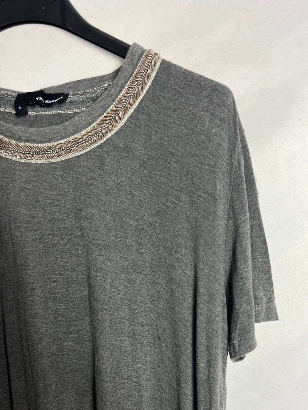 THE KOOPLES. Flowy gray T-shirt with collar detail. TS