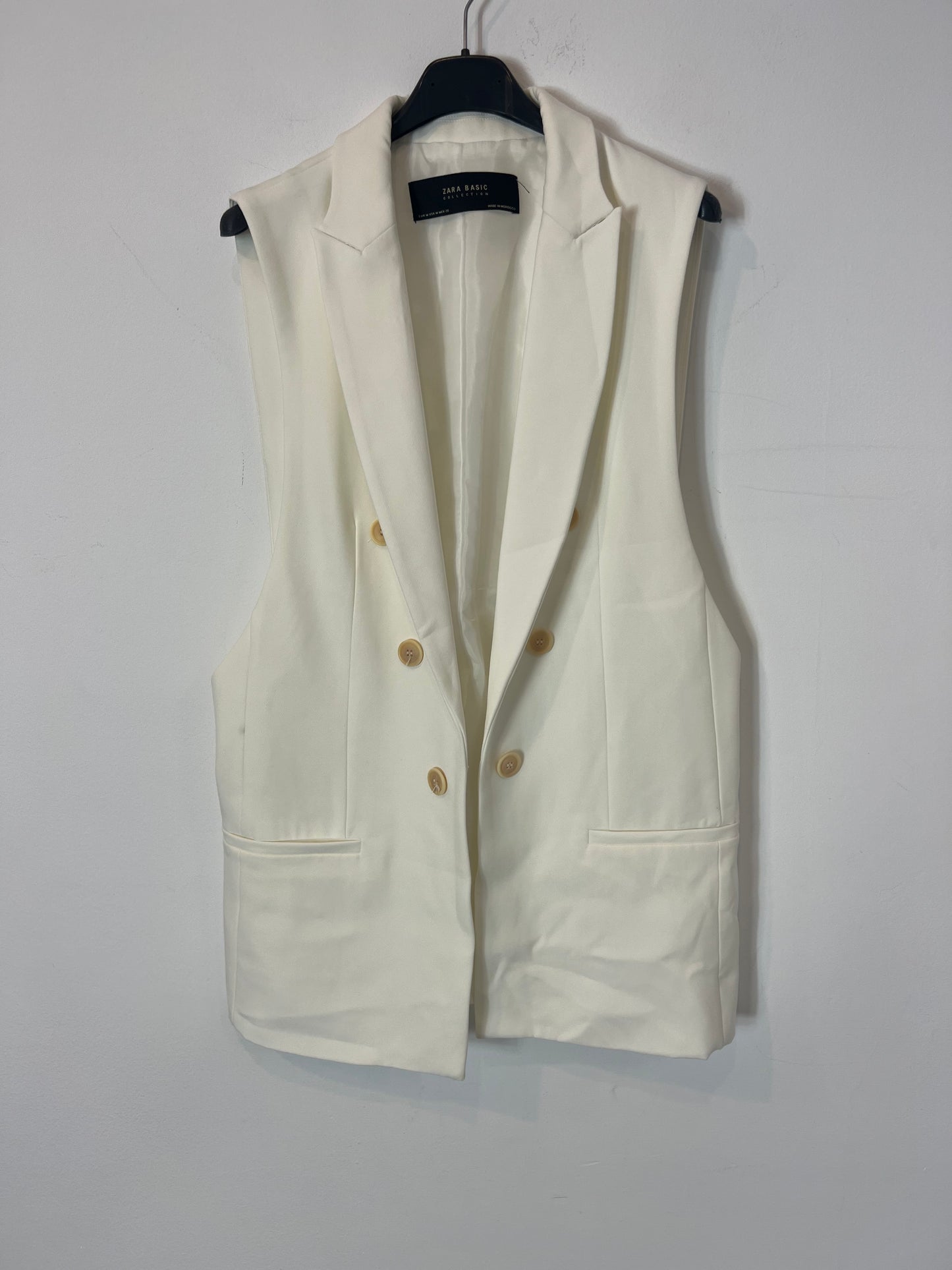 ZARA. Flowing white vest Tm