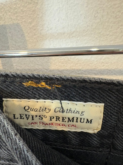 LEVI´S. Falda denim gris