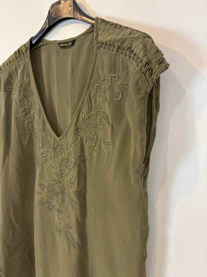 MASSIMO DUTTI. Top verde seda bordados