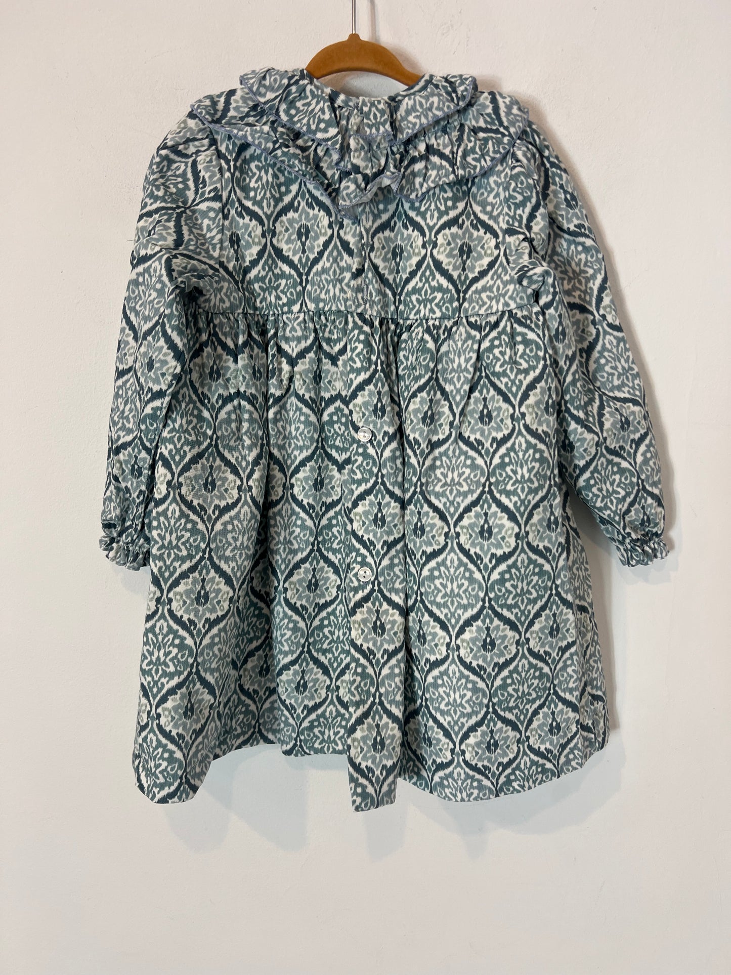 DOÑA CARMEN. Vestido estampado azules. T 5 años