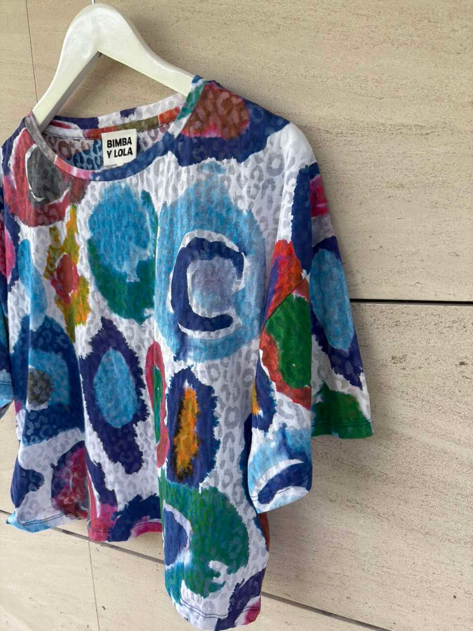 BIMBA Y LOLA. Camiseta textura colores