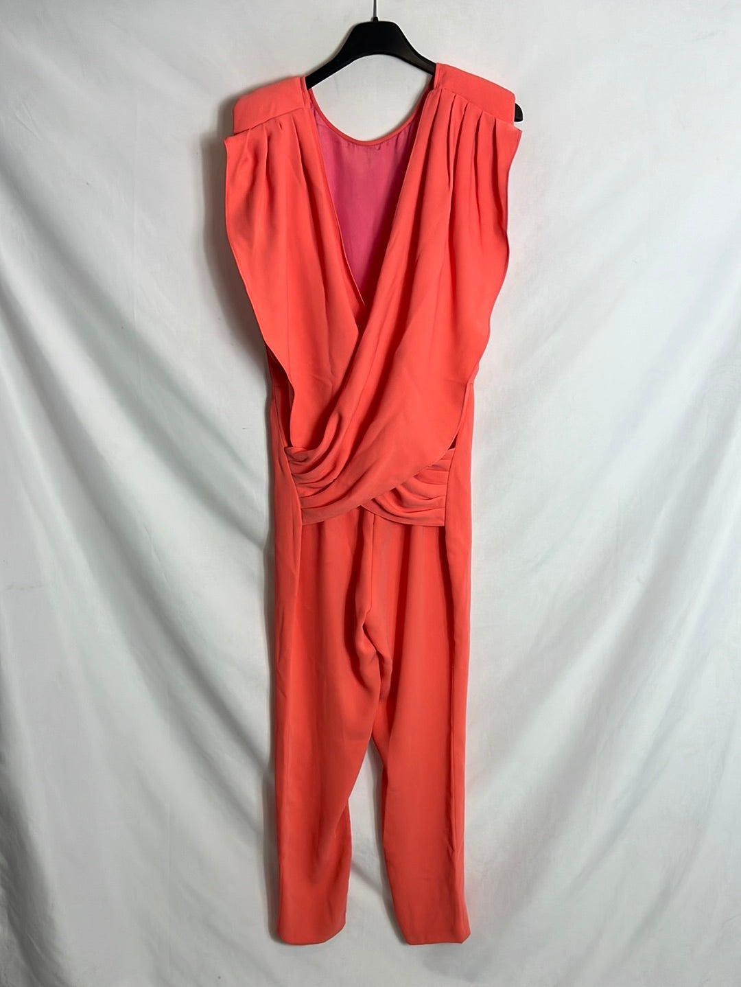 DAVID CHRISTIAN. Mono largo salmón detalle espalda. T 36