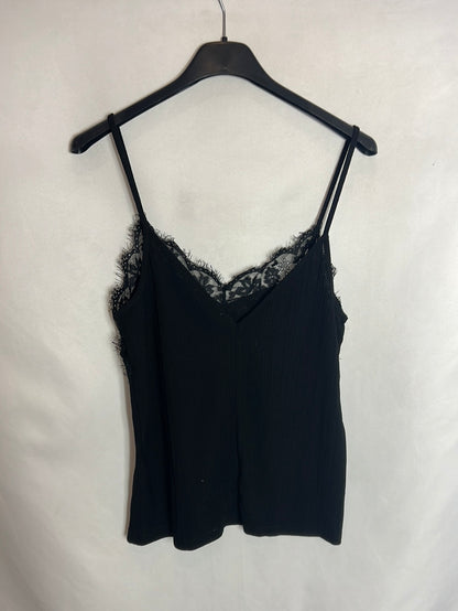 ZARA. Top negro textura y encaje. T S
