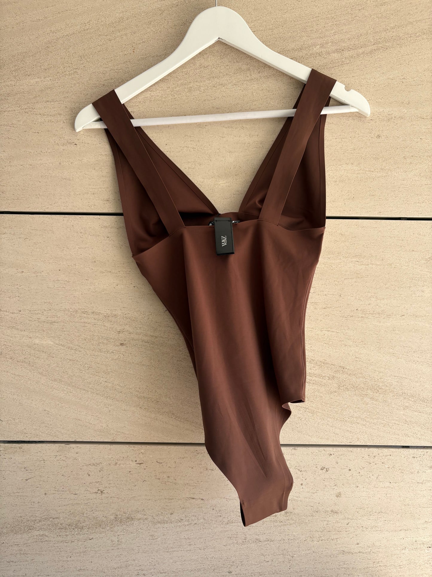 ZARA. Body marrón chocolate elástico. T S