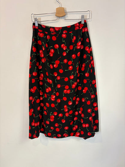 AMEÉ. Sleeveless fringed sweater S.(s)