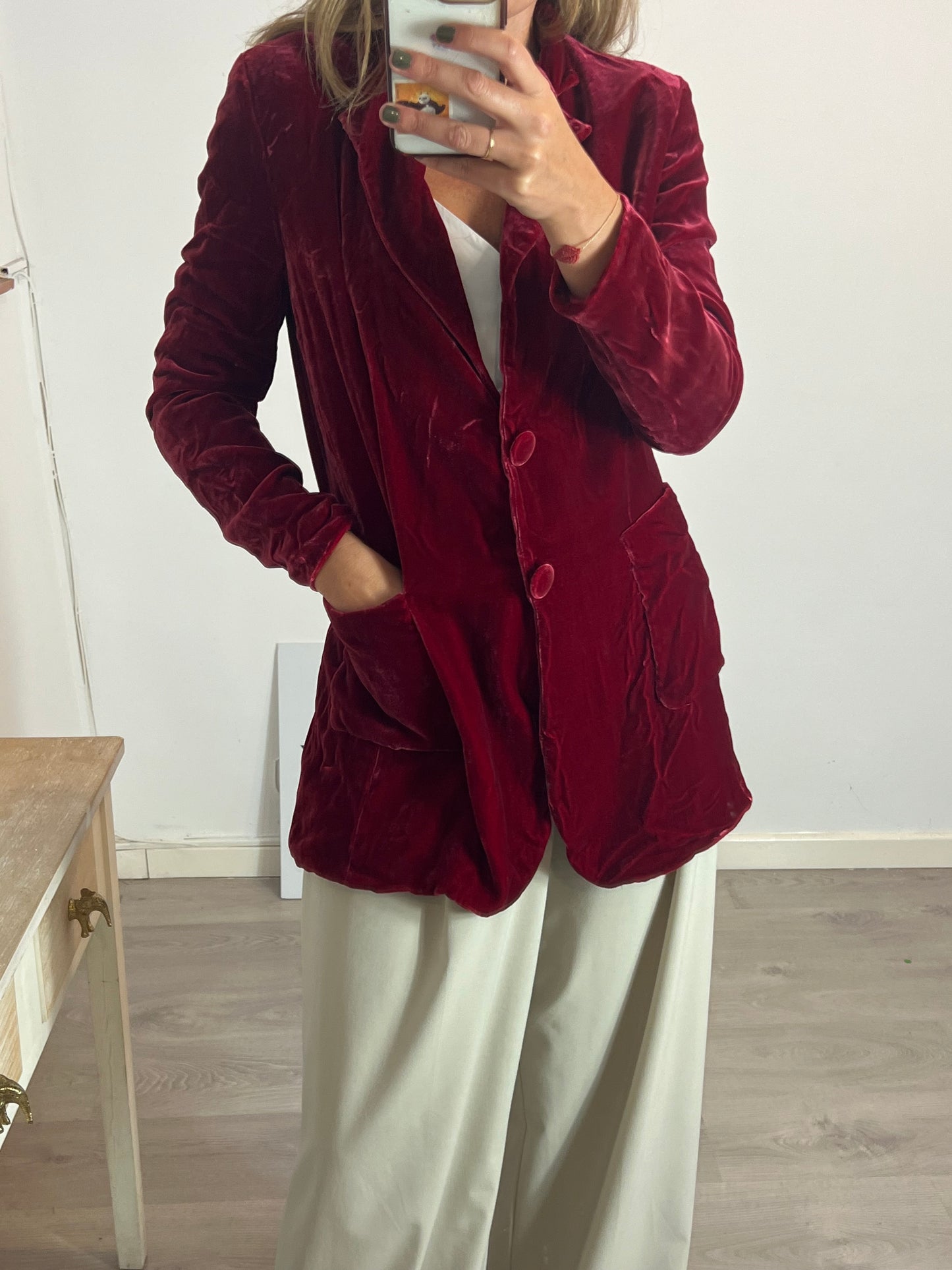 OTRAS. Blazer burdeos terciopelo. TM/L