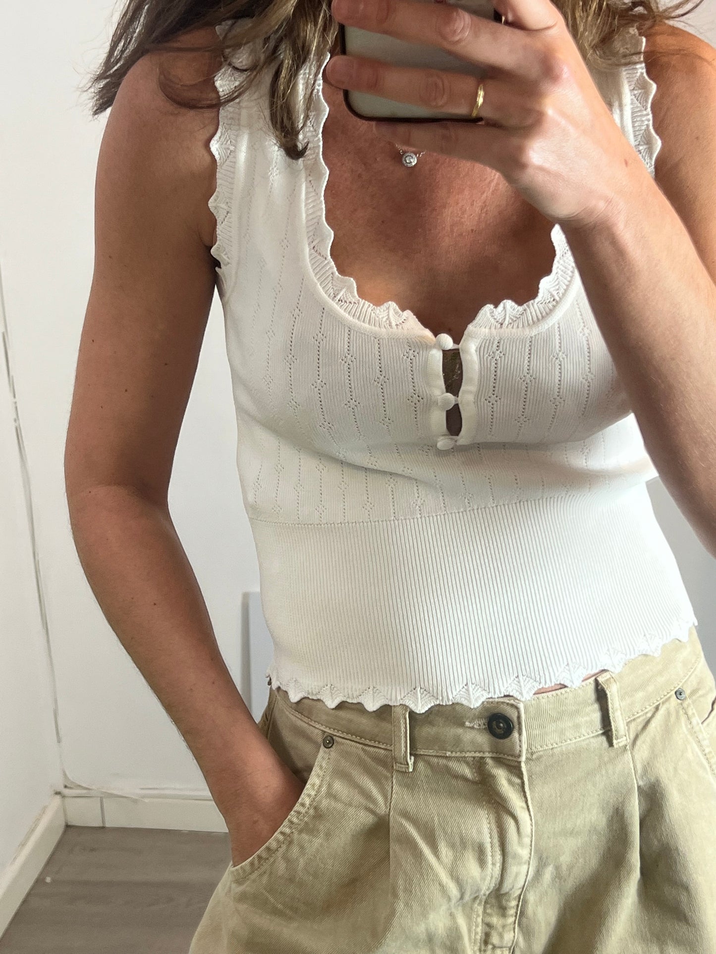 ZARA. Top blanco troquelado T.s