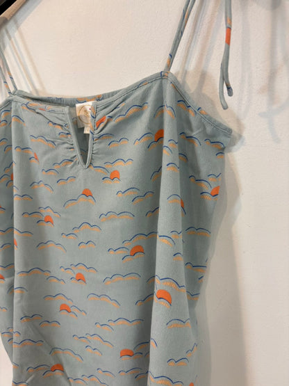 DES PETITS HAUTS Top azul claro estampado
