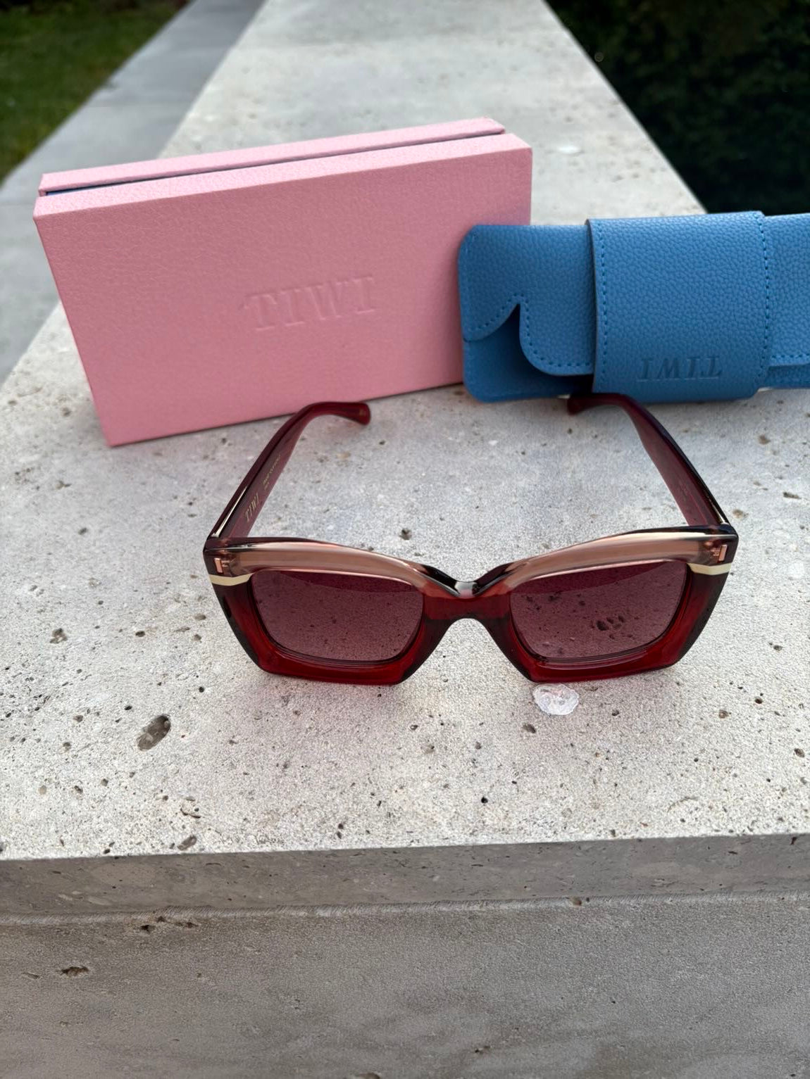 TIWI. Gafas de sol tonos rosas