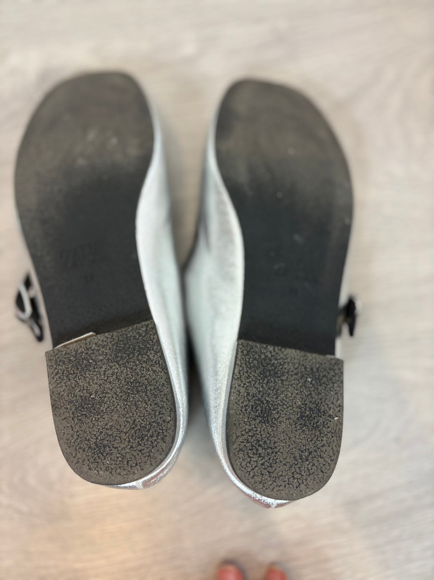 ZARA. Bailarinas plateadas hebilla. T 37