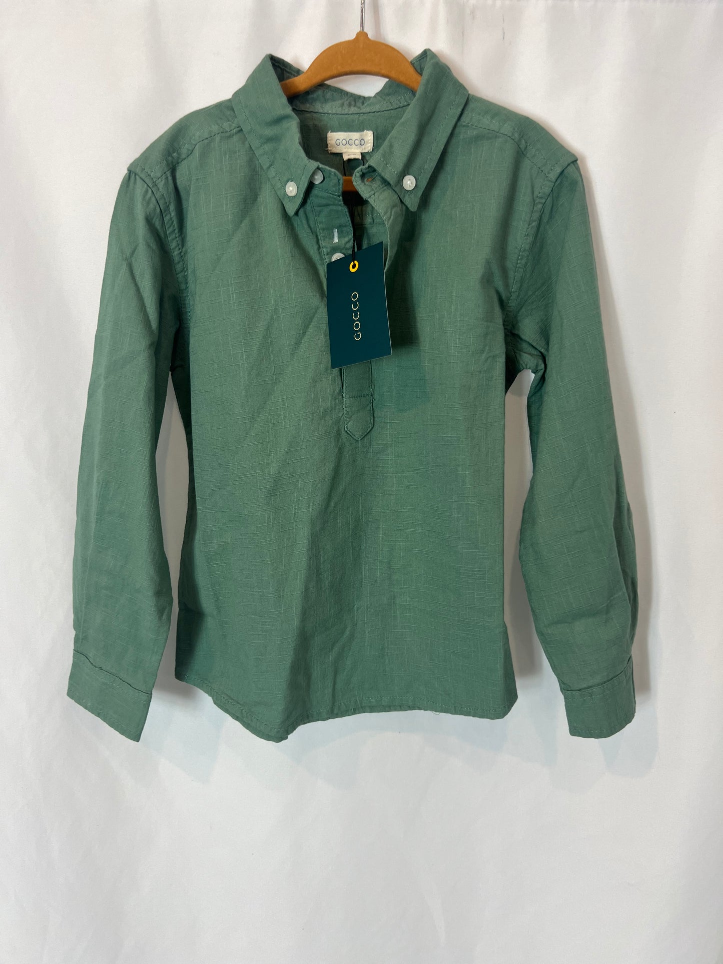 GOCCO. Camisa verde textura. T 5-6 años