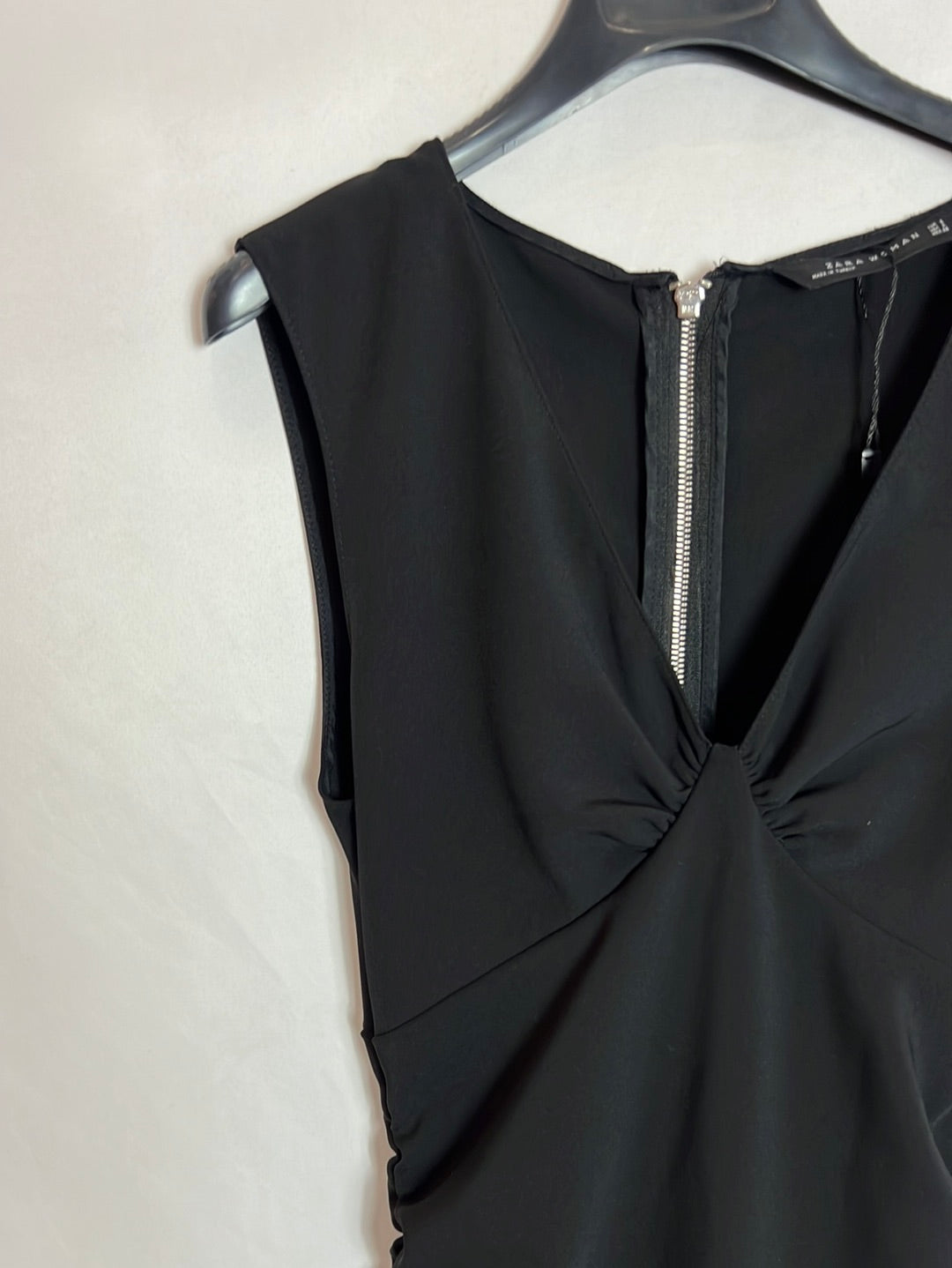 ZARA. Vestido midi negro volantes T.S