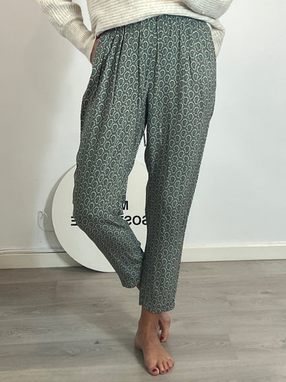 MASSIMO DUTTI. Pantalón fluido estampado. T 40