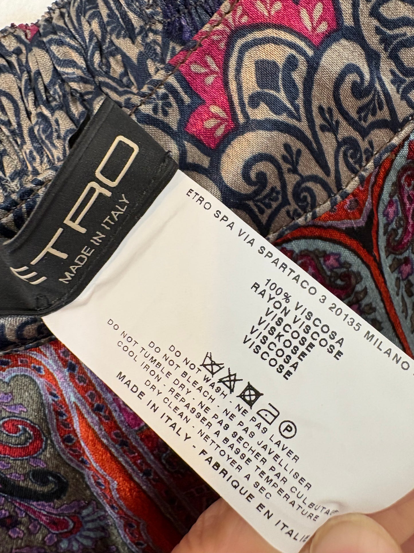 ETRO. Pantalón fluido estampado tonos burdeos. T 36