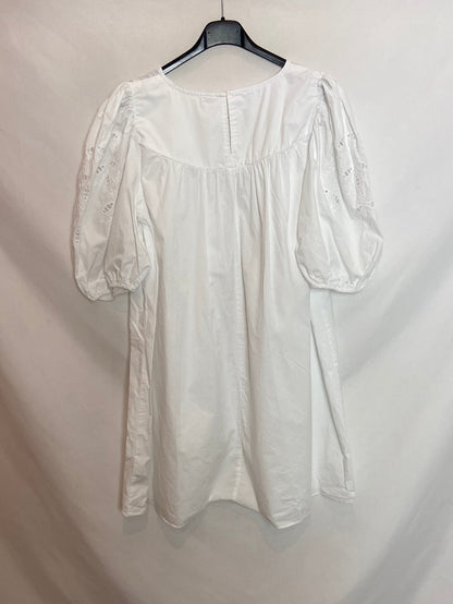 H&M. Vestido blanco bordado T. S
