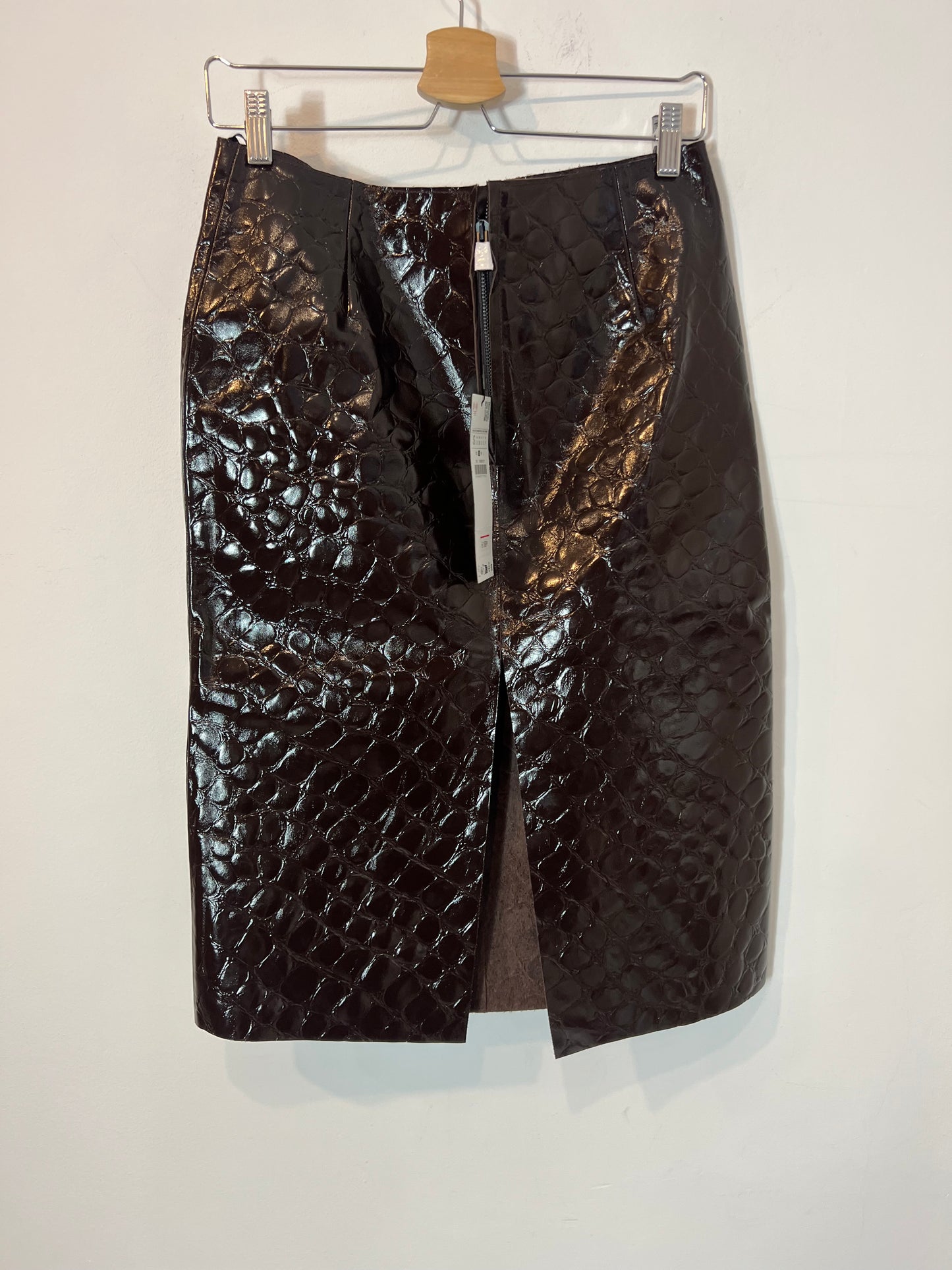 ZARA. Falda piel marrón brillante T.s