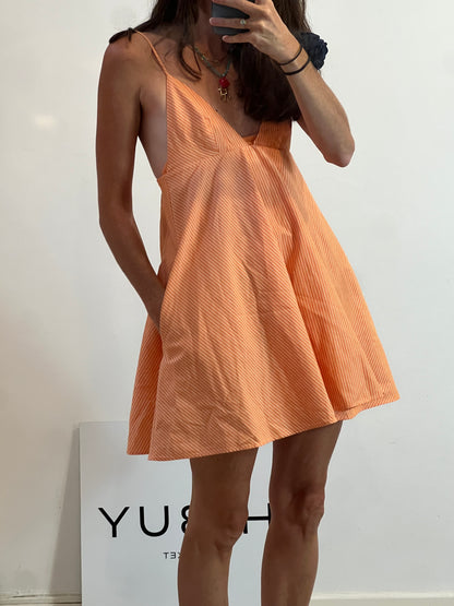 ZARA. Vestido corto naranja rayas