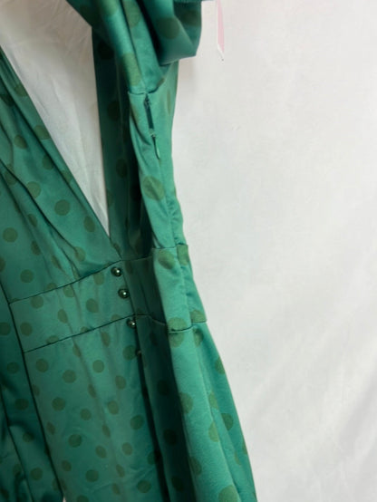 CLARA CASTLE. Vestido midi verde lunares.  T M