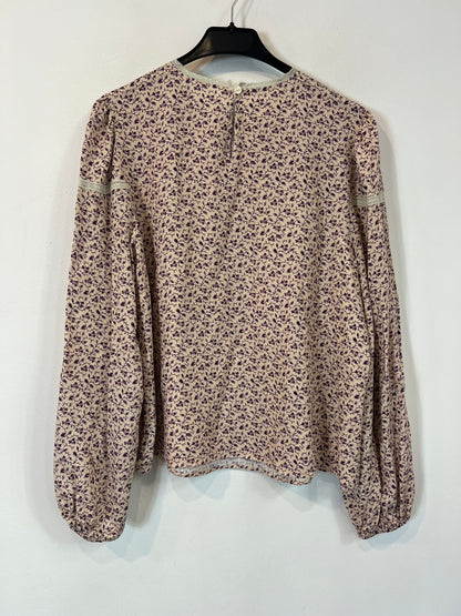 OTHERS.beige blouses with little flowers Your(s)