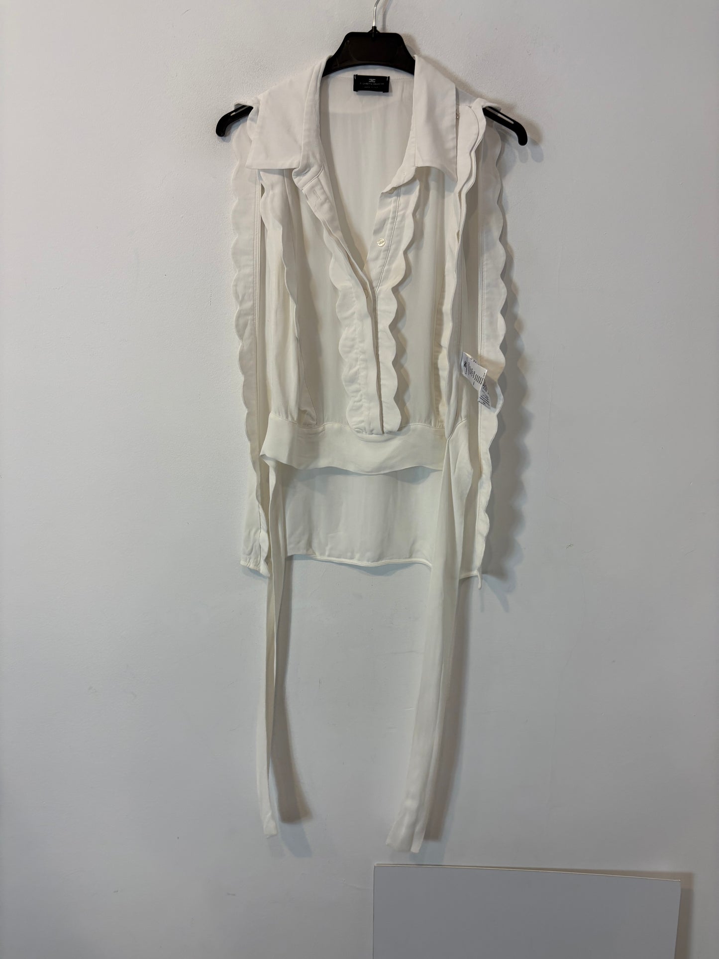 ELISABETTA FRANCHI. Top blanco aberturas/pechera