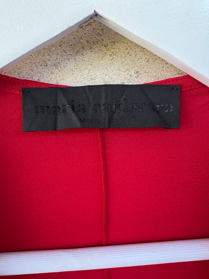 MARIA CALDERARA. Total look fluido en rojo