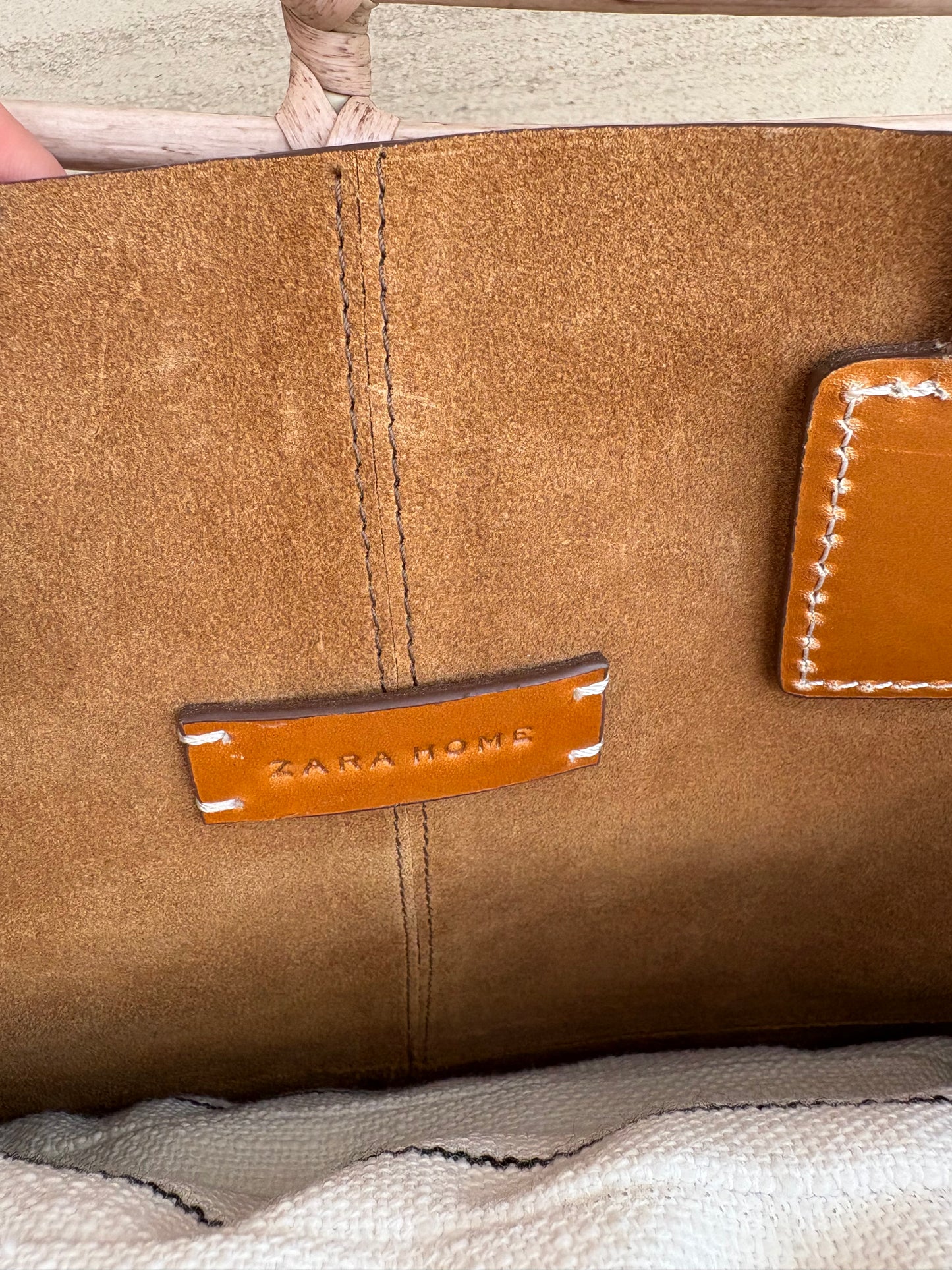 ZARA HOME. Bolso shopper camel piel