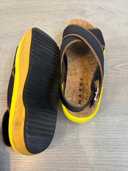 MARNI. Sandalia plataforma modelo Fussbett