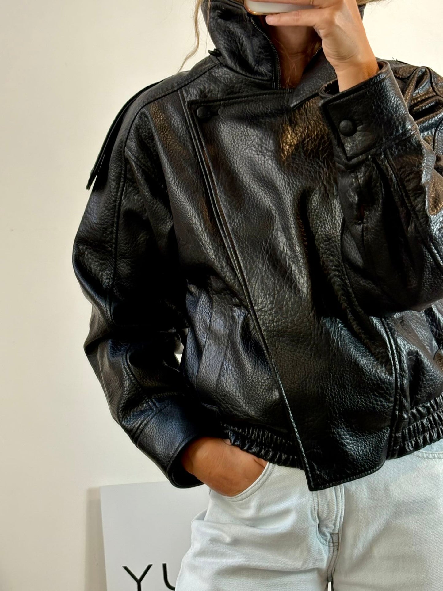 ZARA. Biker efecto piel negra