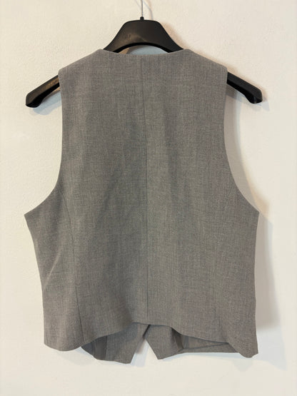 ZARA. Chaleco gris claro