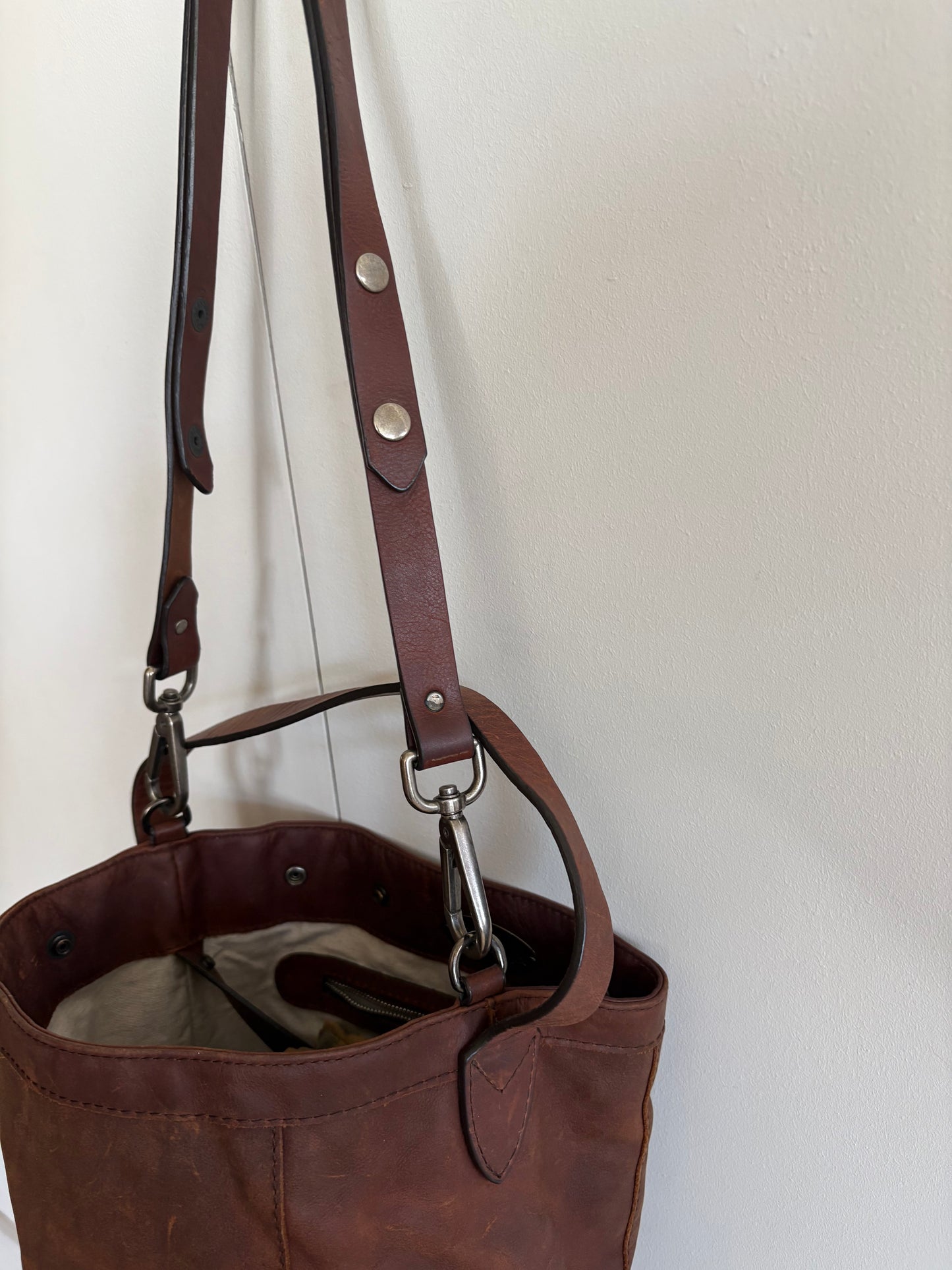 MALABABA. Bolso marrón piel doble asa